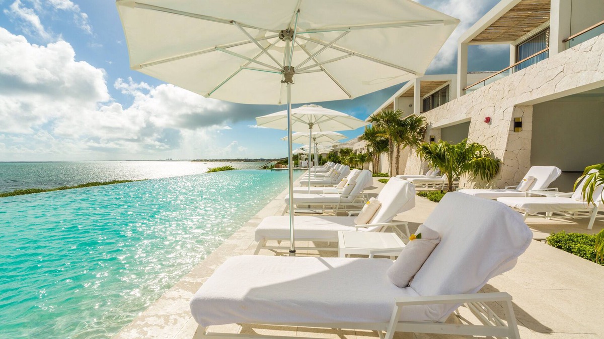 Providenciales Hotel | Rock House