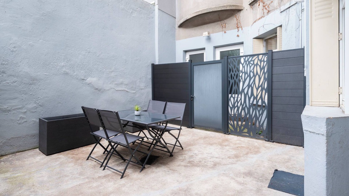Nouvelle Ville Apartment | Rock-In-Share- Le Bon Pasteur