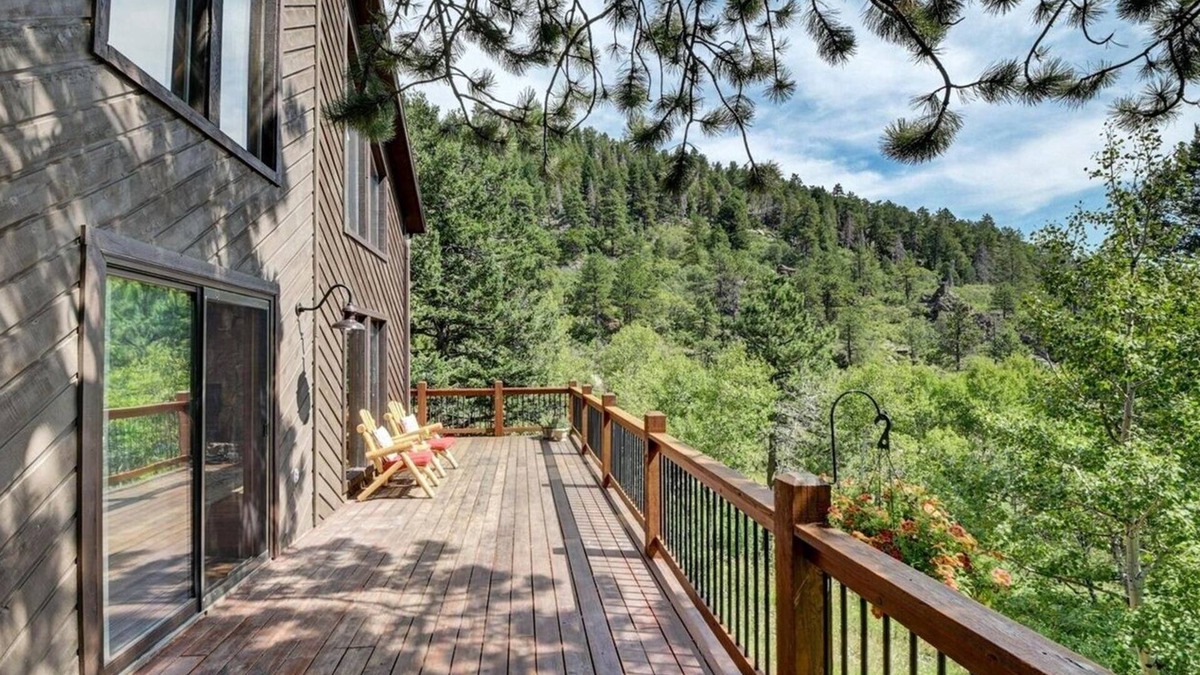 Pleasant Park Corridor Cabin | Rock Mountain View, wrap around deck beautifully secluded.