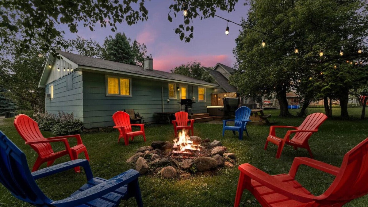 Port Sanilac House | Rock n Roll! DT 2bd home! Walk to beach, bars&more