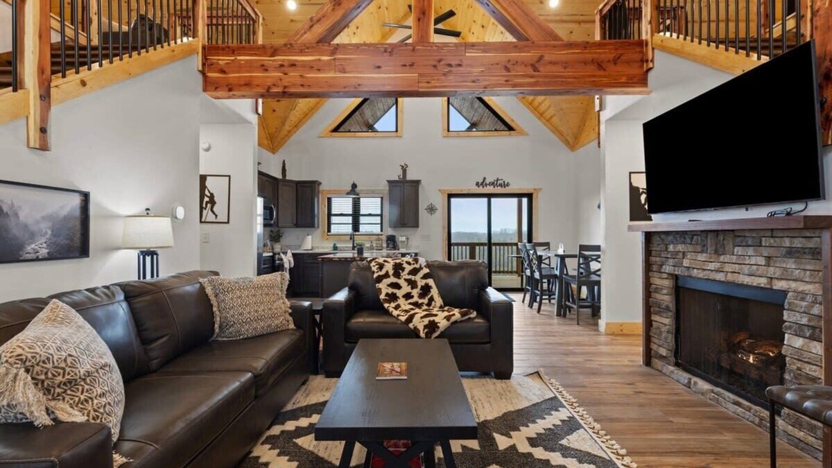 Rogers Cabin | Rock Point - Million $ View, Private, Hot Tub, Lux