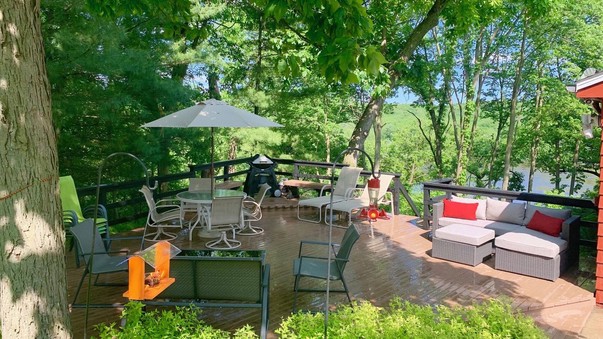 Holcomb House | Rock River Recreation!