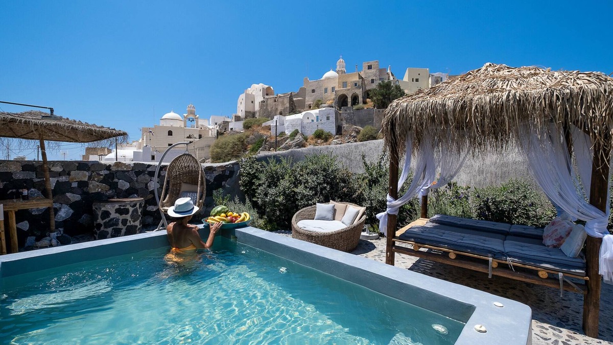 Emporio Villa | Rock Villa Legend: Modern Comfort in Timeless Caves/3BR