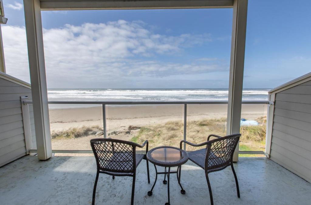 Rockaway Beach House | Rockaway beach vibes,Waterfront Oceanfront Rockaway Beach House near Downtown,WIFI, Washer Dryer