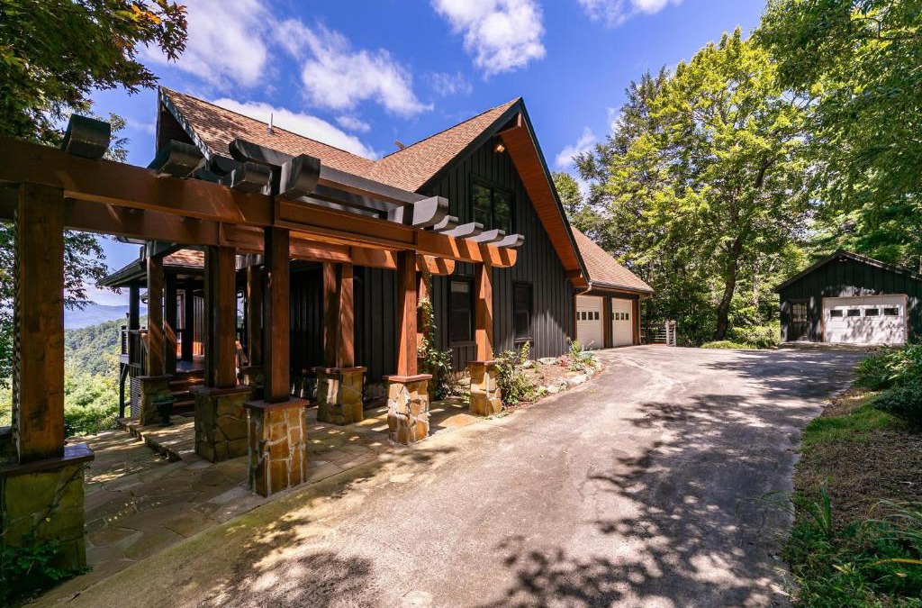 Apple Ridge House | Rockcliff Retreat