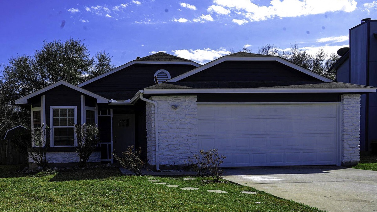 Greenslopes At Lake Creek House | Rockin' Round Rock: 15 Mins to Austin, 2 Mins to DT RR