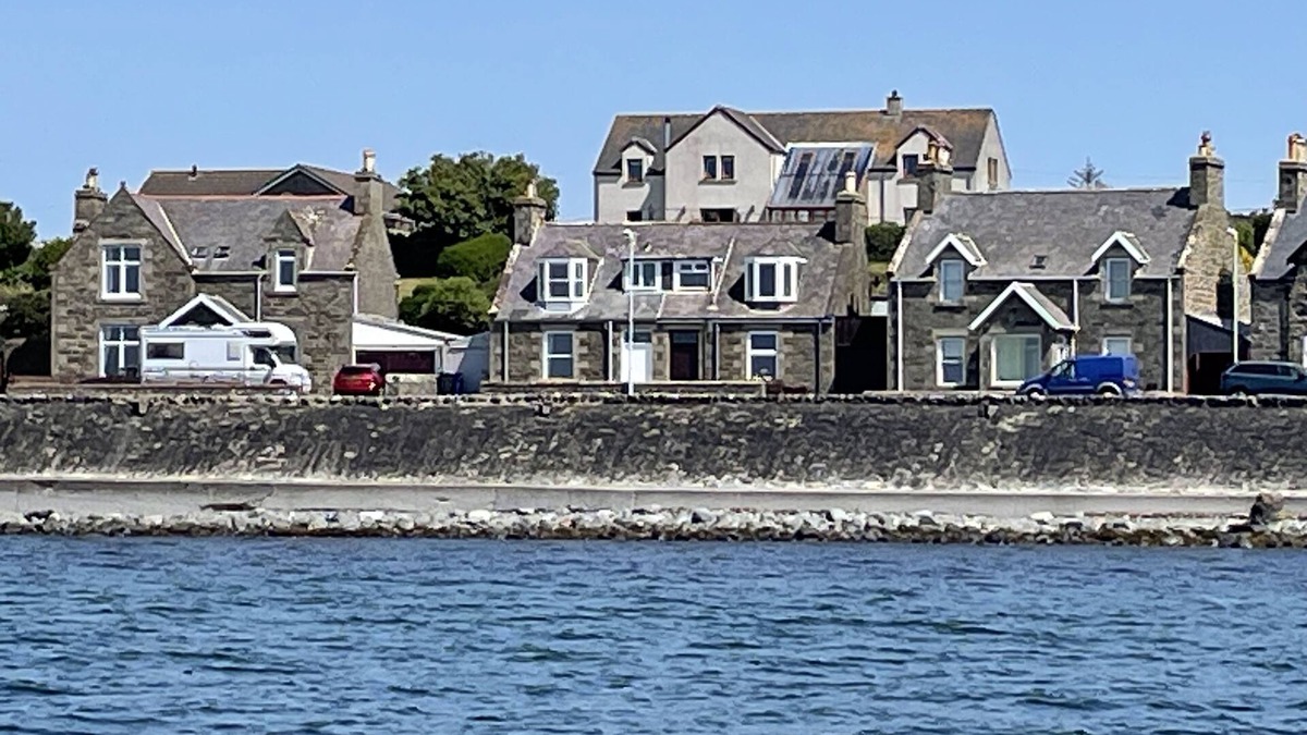 Port William Cottage | Rockpool cottage: a cosy cottage with log burner next to the sea. Dog friendly.