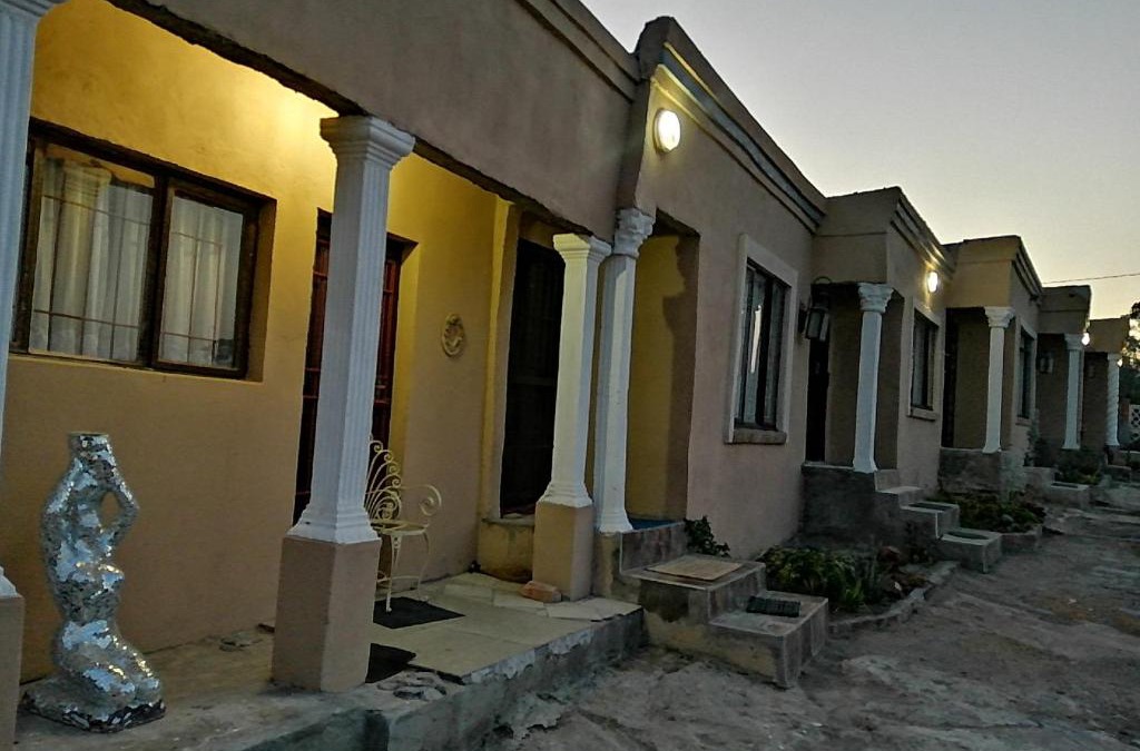 Hibiscus Coast House | Rocks And Aloes Guest Lodge