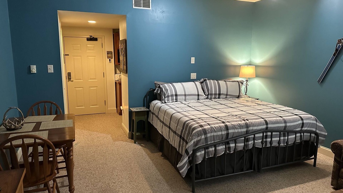 Mercersburg Condo | Rockwell Suite #104 at The Inns of Whitetail