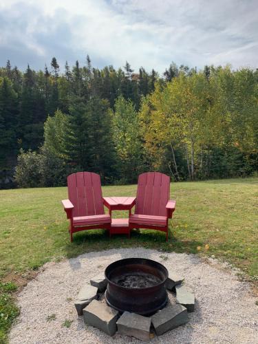 Pinehouse Hotel | Rocky Brook Acres, Andy