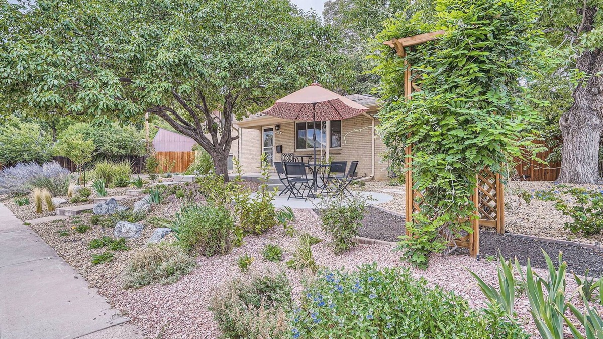Arvada Plaza Area House | Rocky Garden Retreat: 3 Bedroom Near Denver