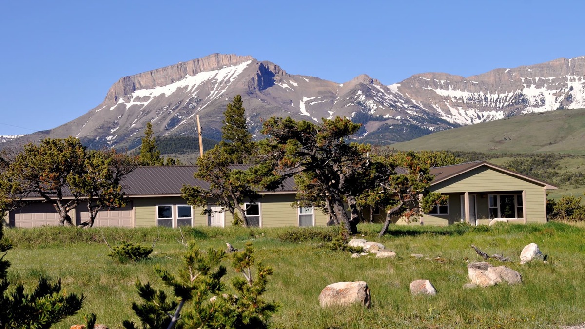 Choteau House | Rocky Mountain Front Retreat - comfortable adventure - Harmony in Paradise