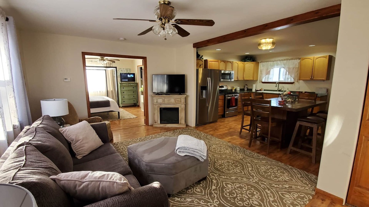 Alamosa House | Rocky Mountain Views, sleeps 6 in a quiet country setting