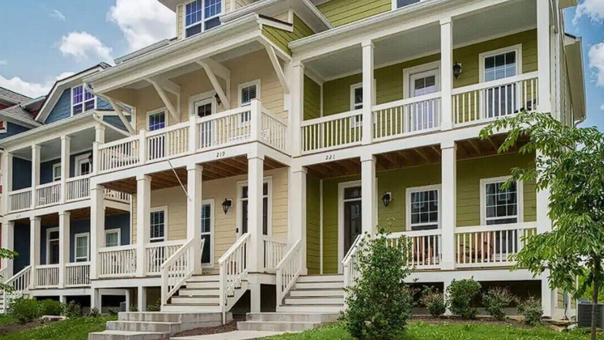 Lakewood House | Rocky Top Retreat -sleeps 8-Old Hickory Tennessee