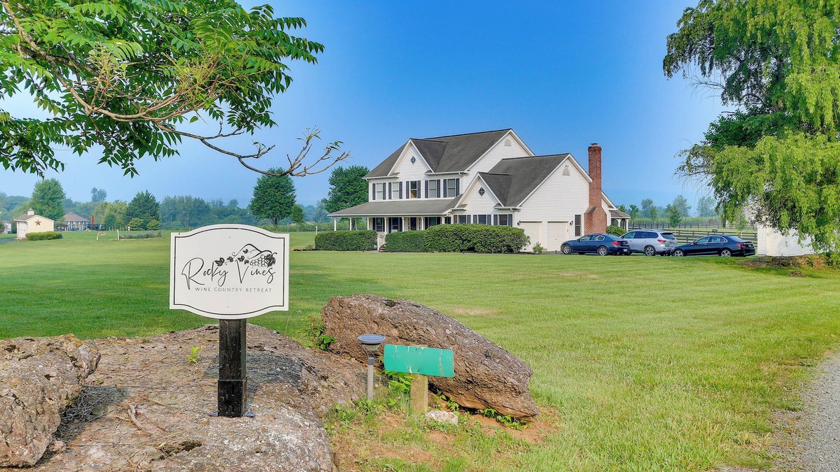 Leesburg Apartment | Rocky Vines Wine Country Retreat w/Fire Pit