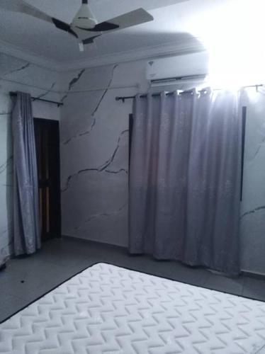 Lome Apartment | Rod lanklouvi
