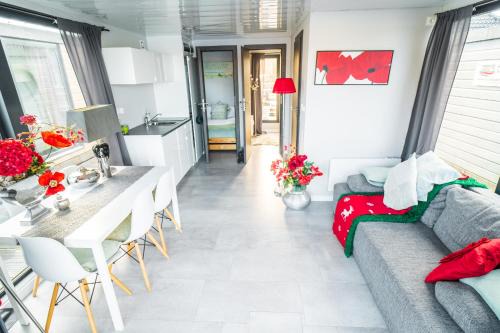 Zwartsluis Apartment | Rode Houseboat Zwartsluis