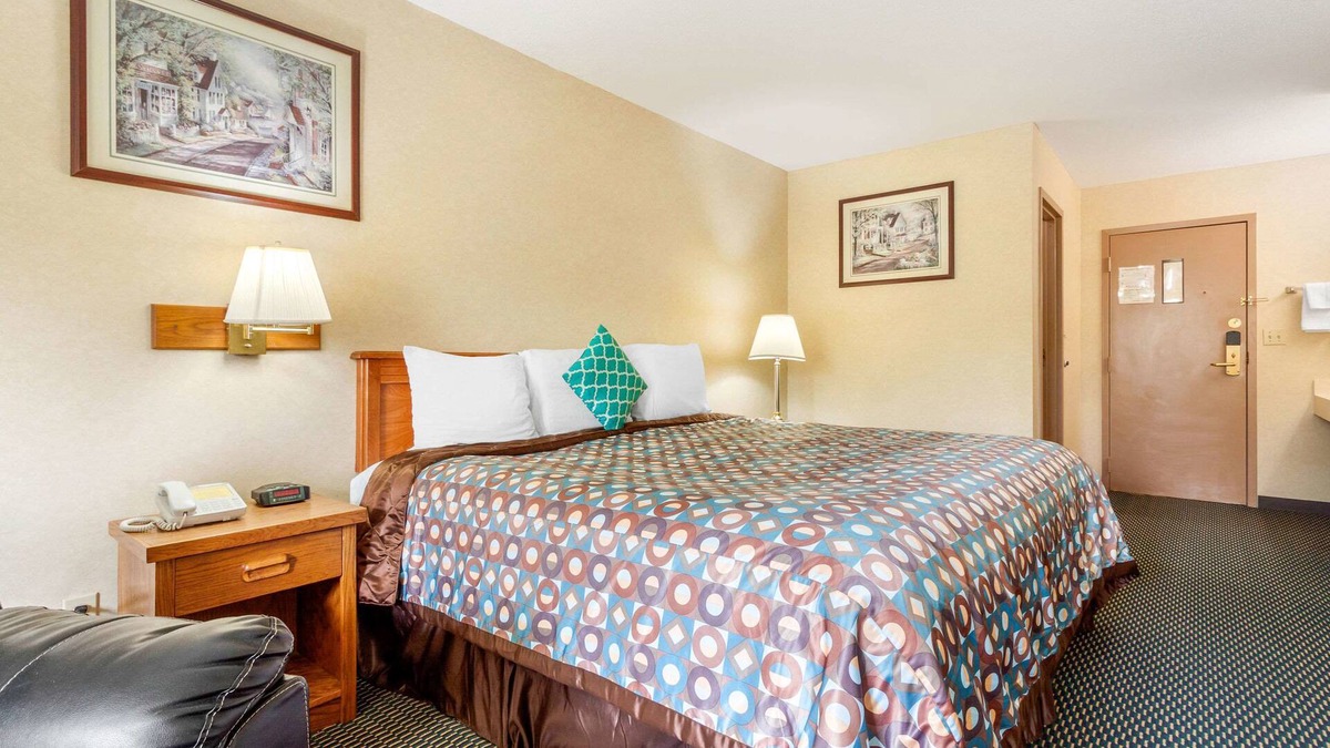 Blair Hotel | Rodeway Inn Blair