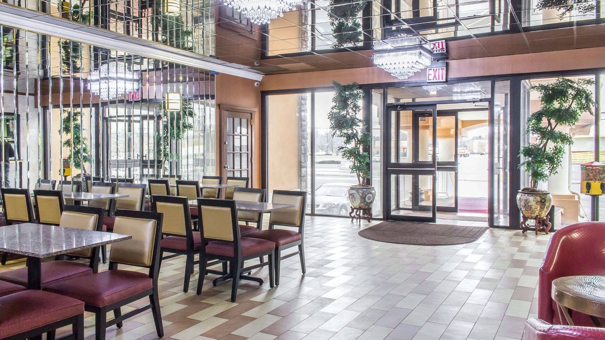 Little Ferry Hotel | Rodeway Inn Capri