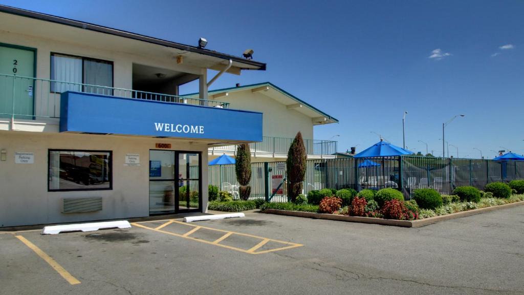 Fort Smith Hotel | Rodeway Inn Fort Smith I-40