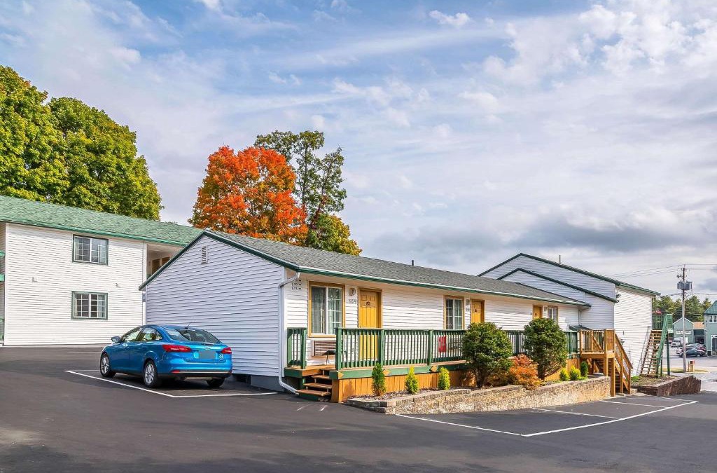 Lake George Hotel | Rodeway Inn Lake George Outlets