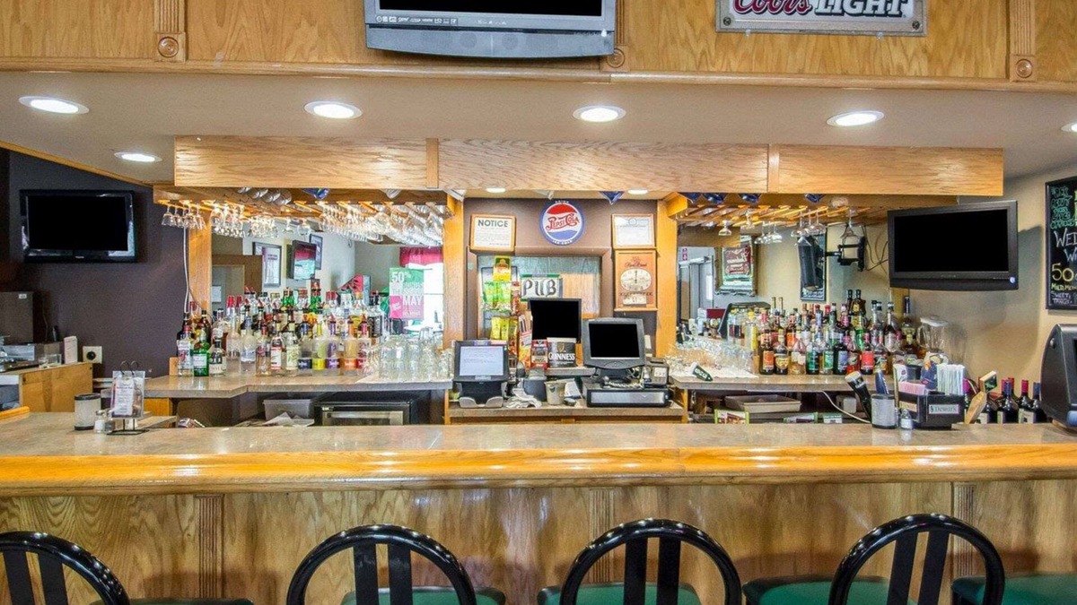 Lakeville Hotel | Rodeway Inn Lakeville