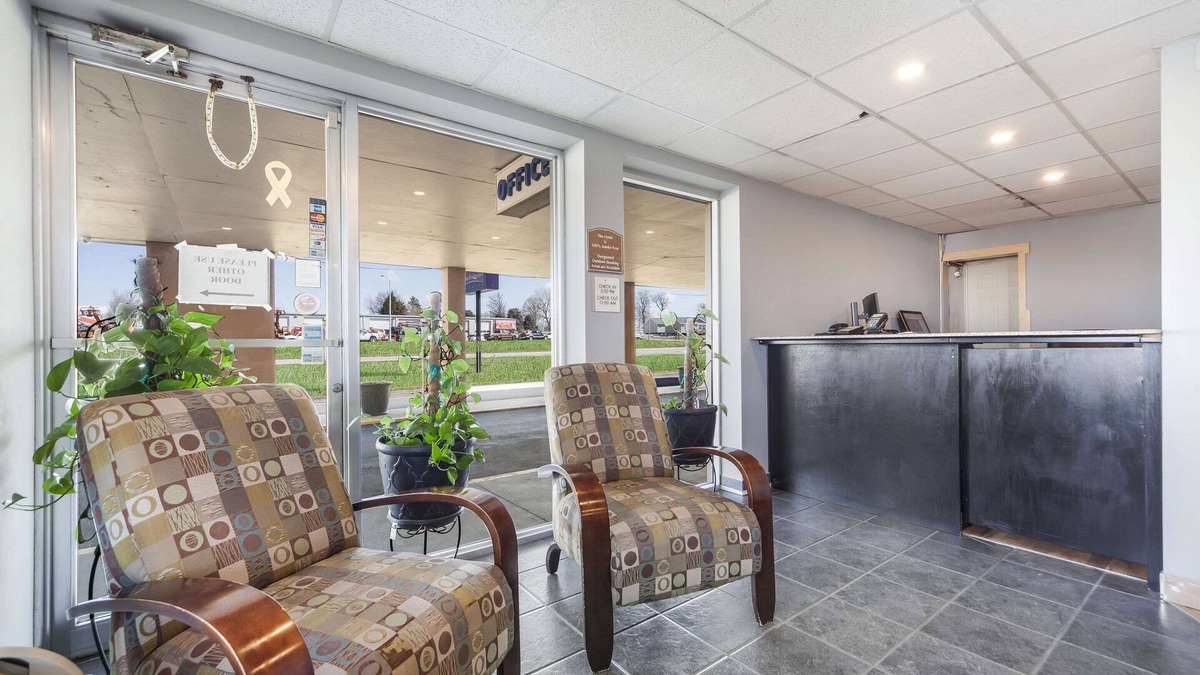 Lincoln Hotel | Rodeway Inn Lincoln West - University Area