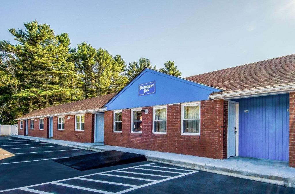 Middleborough Hotel | Rodeway Inn Middleboro-Plymouth