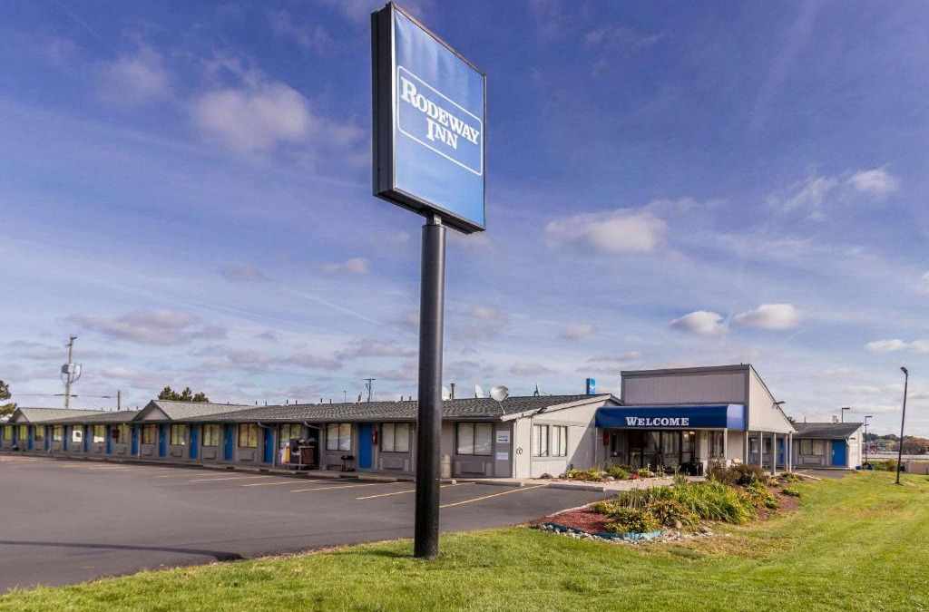 North Canton Hotel | Rodeway Inn Near Hall of Fame