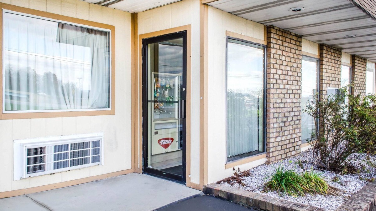 Shippensburg Hotel | Rodeway Inn Shippensburg
