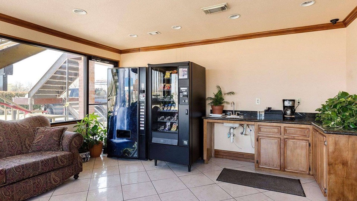 South Houston Hotel | Rodeway Inn South Houston