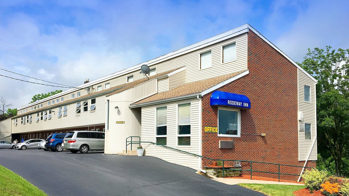 State College Hotel | Rodeway Inn State College - near University