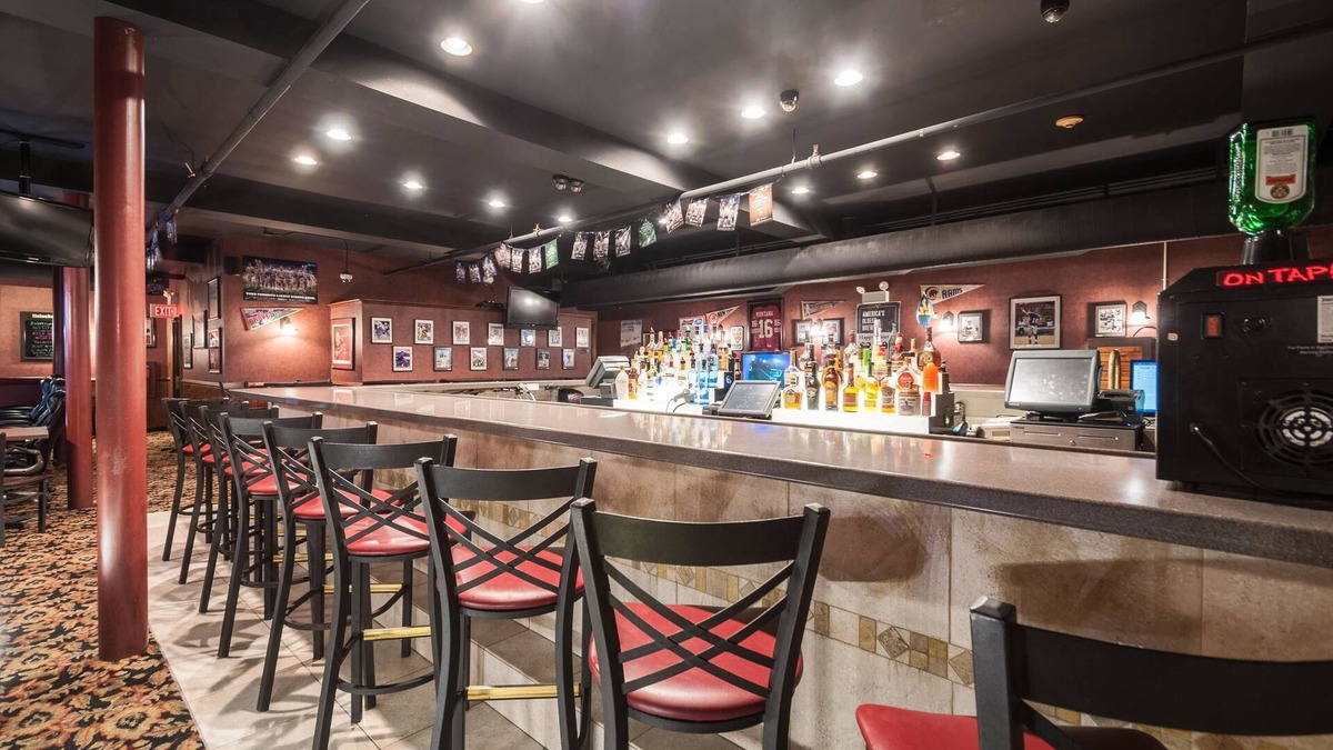 Charles Town Hotel | Rodeway Inn & Suites - Charles Town, WV