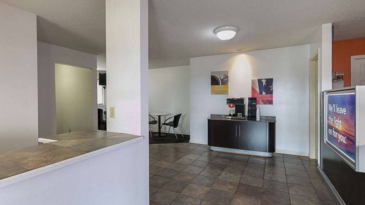 Enterprise Hotel | Rodeway Inn & Suites Enterprise