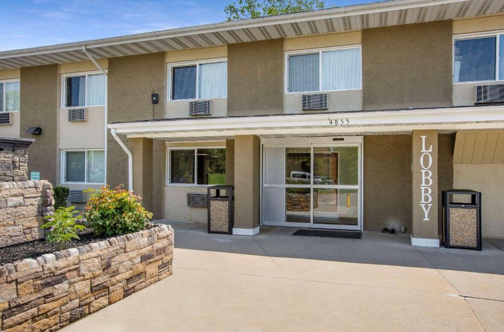 East Paris Hotel | Rodeway Inn & Suites Grand Rapids Southeast