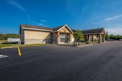 Tomahawk Hotel | Rodeway Inn & Suites Tomahawk
