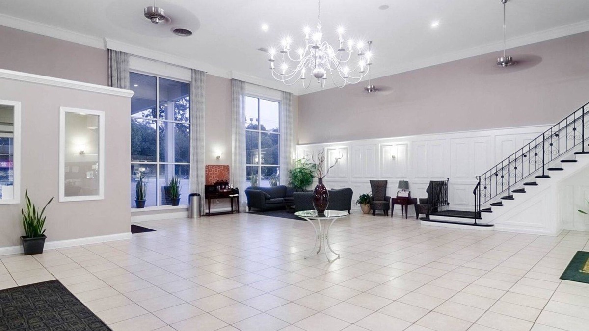 Williamsburg Hotel | Rodeway Inn & Suites Williamsburg Central