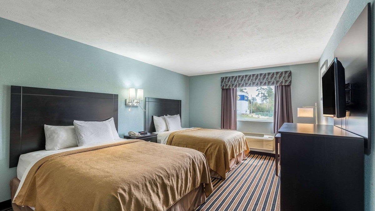 Ludington Hotel | Rodeway Inn