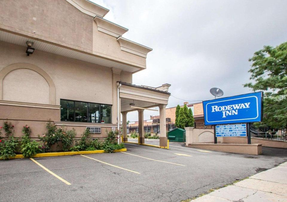 Paterson Hotel | Rodeway Inn