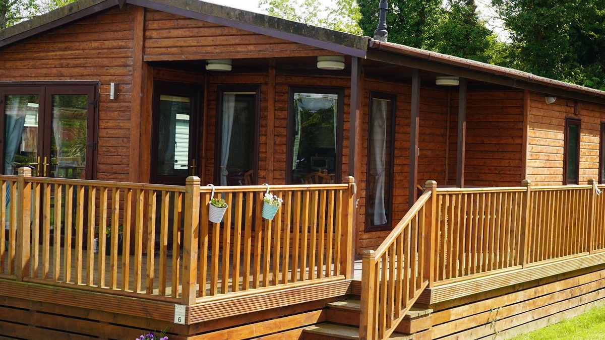 Newton Stewart Cottage | ROE DEER LODGE, pet friendly, with a garden in Whithorn