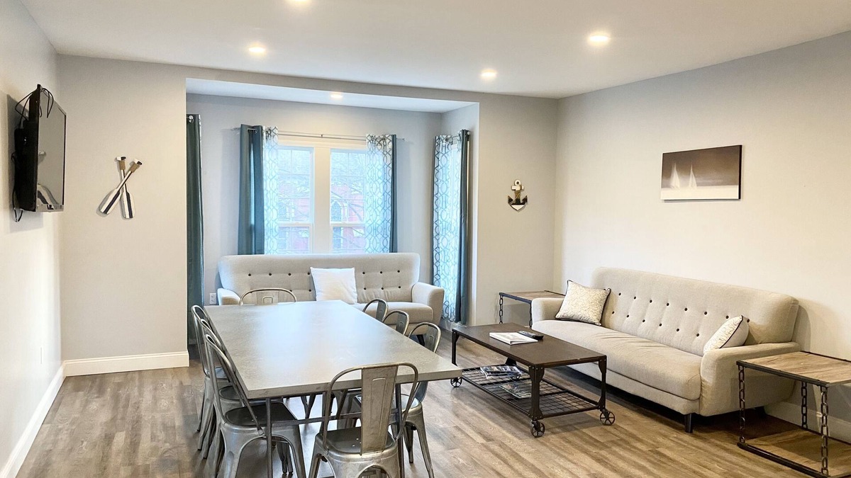 Watkins Glen House | Roe Summer Cottage, Suite B