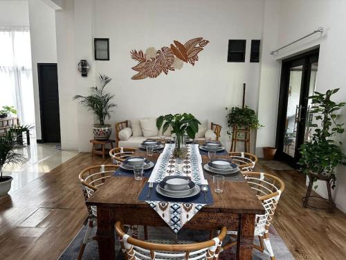 West Cirebon House | Roemah Uli Cirebon