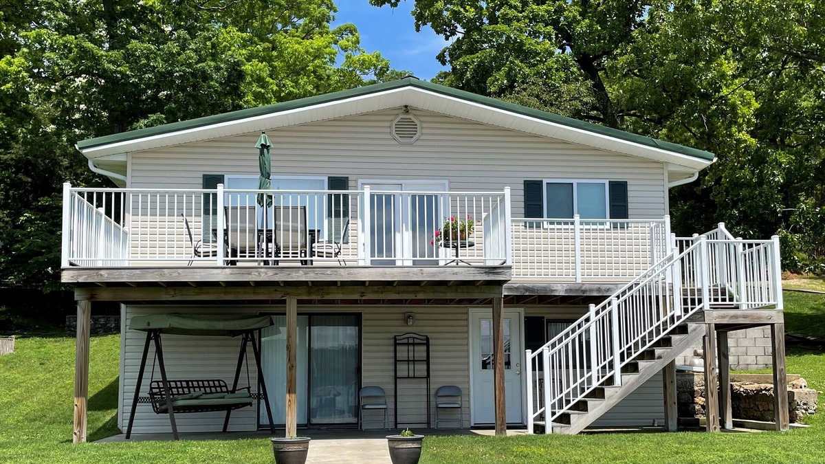 Gravois Mills Cabin | Rogers Cabin - Cute Two Story Fishing Theme Cabin Gravois Arm 1 MM