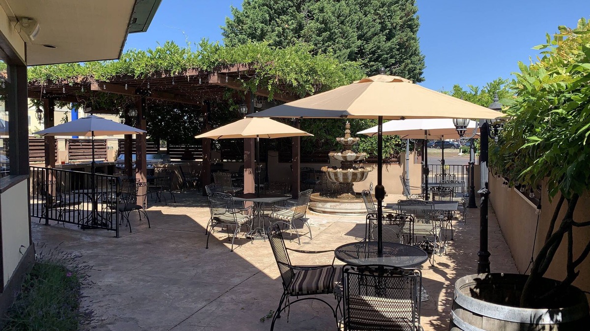 Medford Hotel | Rogue Regency Inn and Suites