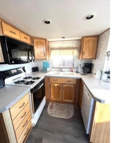 Gold Beach House | Rogue River Landing Resort Cabins