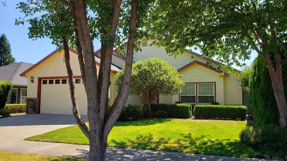 Medford House | Rogue Valley Retreat in Medford, OR