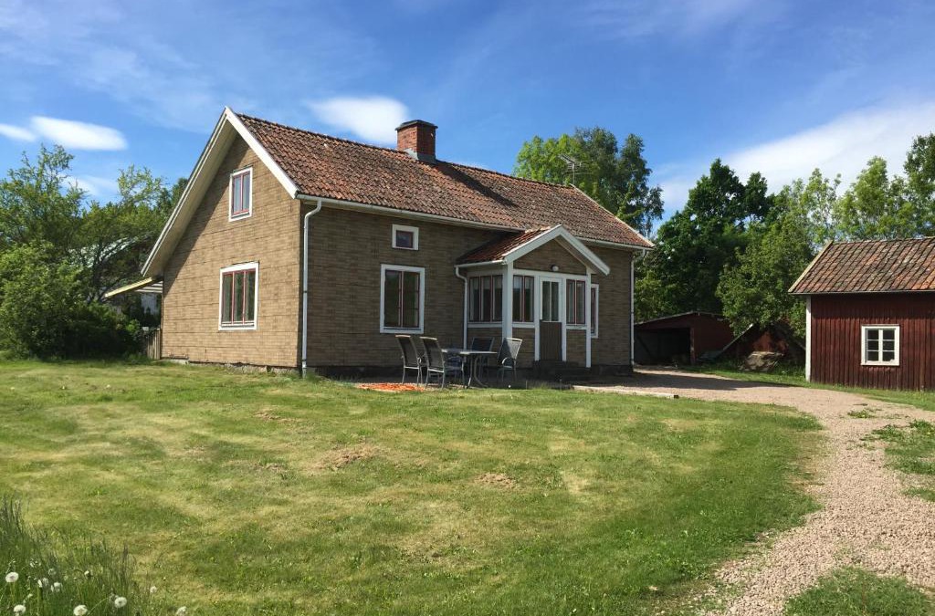 Hjo House | Rolösa
