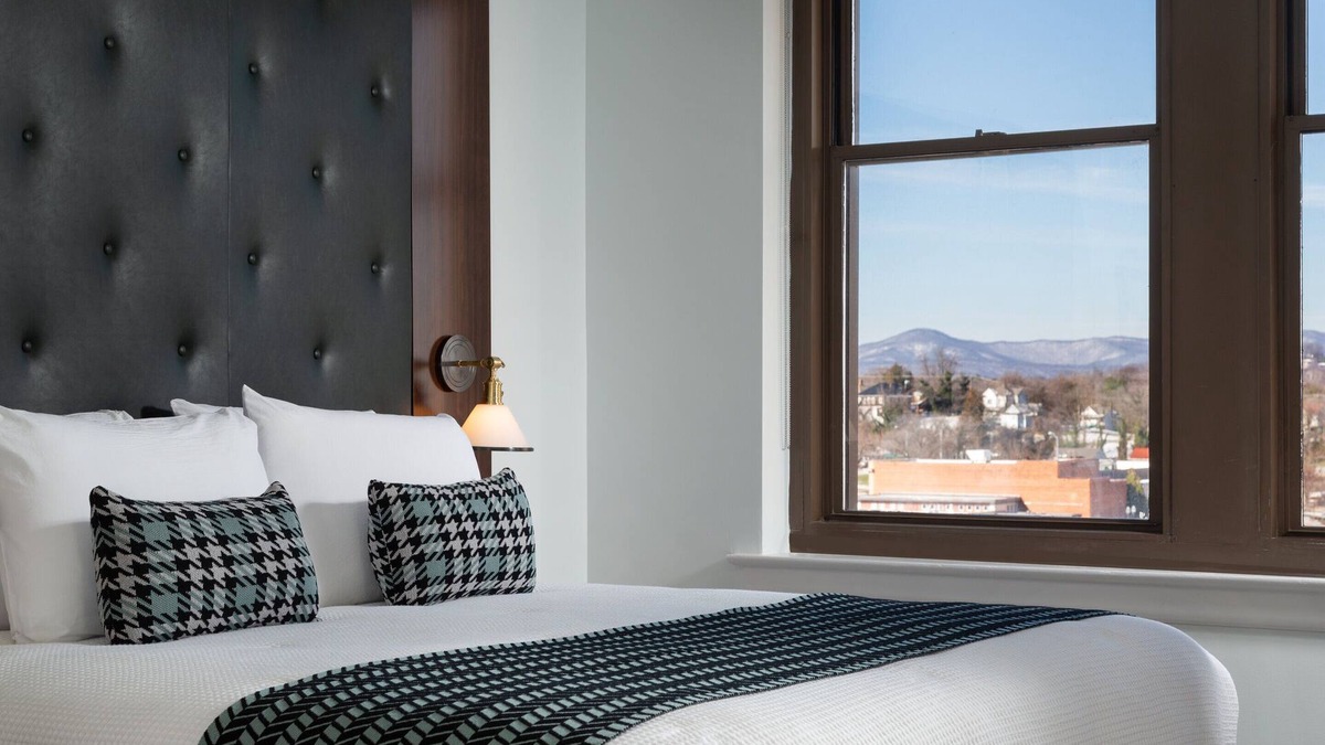 Roanoke Hotel | Roll-in Shower, ADA Design, Boutique Hotel in Heart of Downtown Roanoke