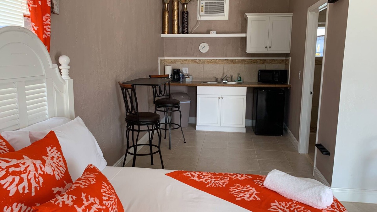Andros Town Cottage | Rolle's Place Cabanas/Fresh Creek Property on Andros! WIFI/Cable/Kitchen/AC