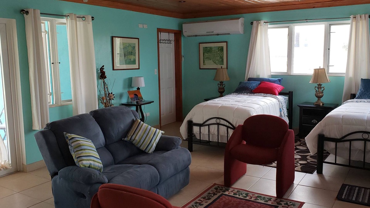 Nassau House | Rolleaway Peek Guesthouse